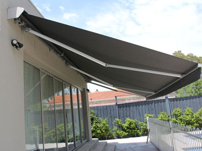 Retractable awnings